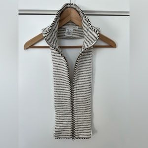 Veronica Beard Dickey one size. Black and white tweed.